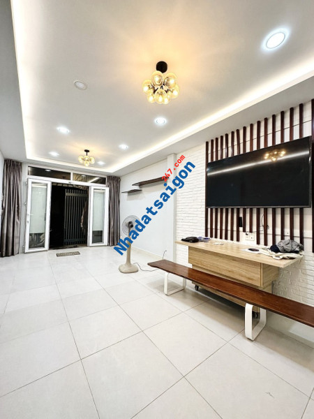 Bán nhà Lê Quang Định, Bình Thạnh, 44M2, lô góc, Hẻm 7 chỗ, 3 tầng, sổ A4, 6.5 tỷ