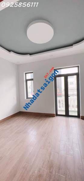 Bán nhà Trần Bình Trọng 71m đất Ngang 5m 6 pn xe hoi vào nhà hơn 10 tỷ TL