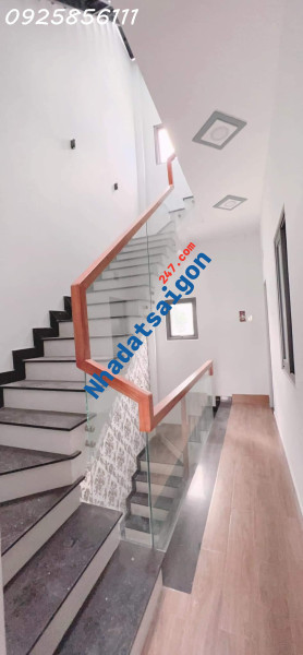 Bán nhà Trần Bình Trọng 71m đất Ngang 5m 6 pn xe hoi vào nhà hơn 10 tỷ TL