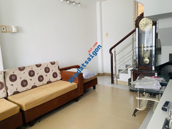 GIÁP QUẬN 1 HXH NGUYỄN VĂN CỪ, VỊ TRÍ ĐỈNH- KHU HIẾM NHÀ BÁN - GẦN MT- 4TẦNG BTCT, NHỈNH 5TỶ