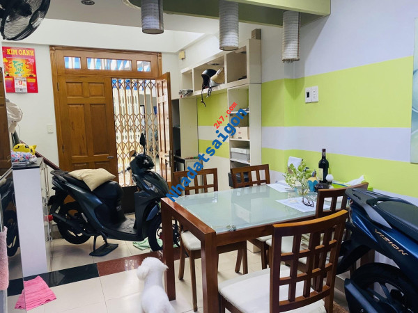 GIÁP QUẬN 1 HXH NGUYỄN VĂN CỪ, VỊ TRÍ ĐỈNH- KHU HIẾM NHÀ BÁN - GẦN MT- 4TẦNG BTCT, NHỈNH 5TỶ