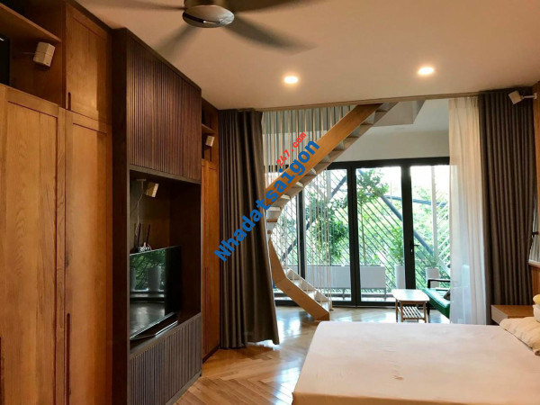 *** Bán Căn nhà mặt tiền kinh doanh, căn góc mặt tiền sông Gò Dưa 200m2