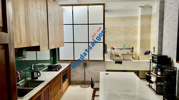 *** Bán Căn nhà mặt tiền kinh doanh, căn góc mặt tiền sông Gò Dưa 200m2