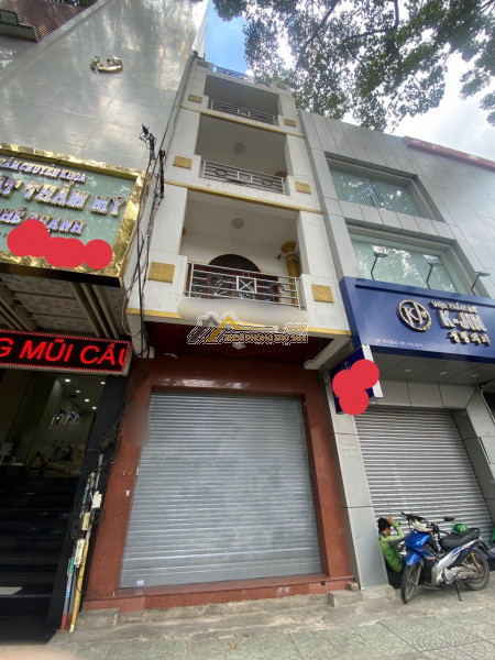 Cho thuê nhà mặt tiền 3 tháng 2, q10. con đường sầm uất, nhà gỗ siêu đẹp