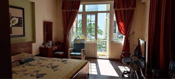 Cho thuê nhà riêng phố giảng võ, dt 70m x 5 tầng, ngõ rộng 2 ô tô, nhà full đồ, giá 28 triệu