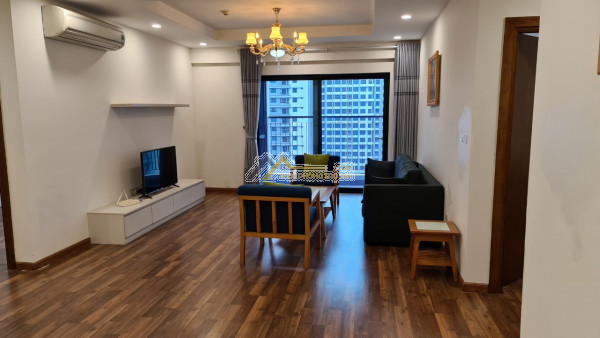zsinua cho thuê vào ở luôn cccc full nội thất 3 pn ở ngay tại goldmark city tòa s1