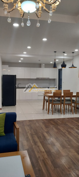 zsinua cho thuê vào ở luôn cccc full nội thất 3 pn ở ngay tại goldmark city tòa s1