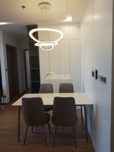 zsinua cho thuê vào ở luôn cccc full nội thất 3 pn ở ngay tại goldmark city tòa s1