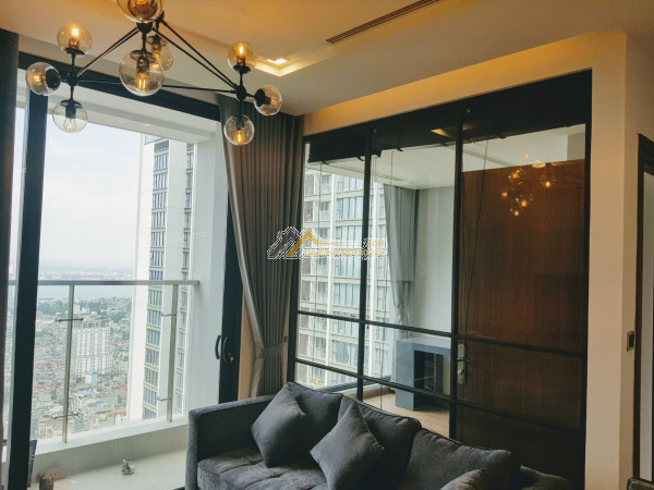 zsinua cho thuê vào ở luôn cccc full nội thất 3 pn ở ngay tại goldmark city tòa s1