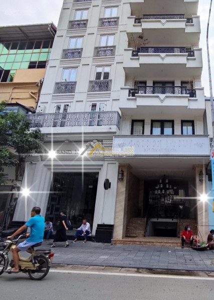 Cho thuê nhà mp bạch mai: 200m2 x 6 tầng, mt: 7 m, thông sàn, thang máy, rieng biet