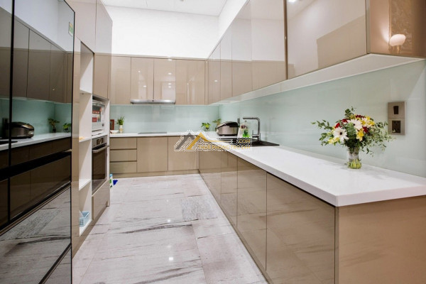 Cho thuê biệt thự estella heights 320m2 siêu đẹp full nội thất căn hộ có sân vườn riêng.