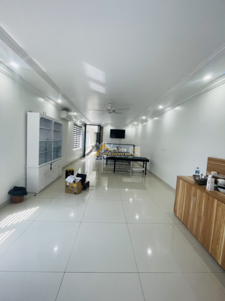 Cho thuê nhà mặt đường nguyễn công hoà