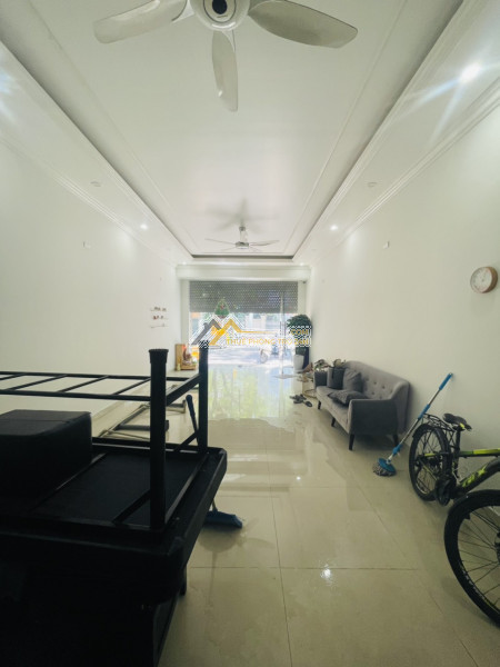 Cho thuê nhà mặt đường nguyễn công hoà