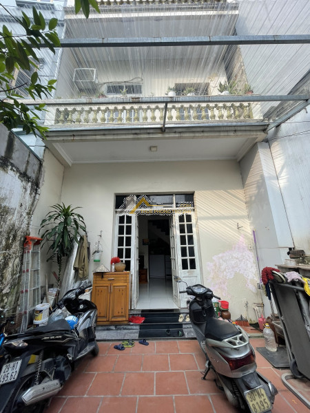 Cho thuê nhà riêng tại đường xuân la , dt 95m xd 50m , mt 7m thich hop kdoanh moi loai hinh
