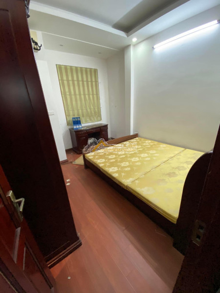 Cho thuê nhà nguyên căn phố lò đúc, nội thất cơ bản, ngõ rộng, yên tĩnh