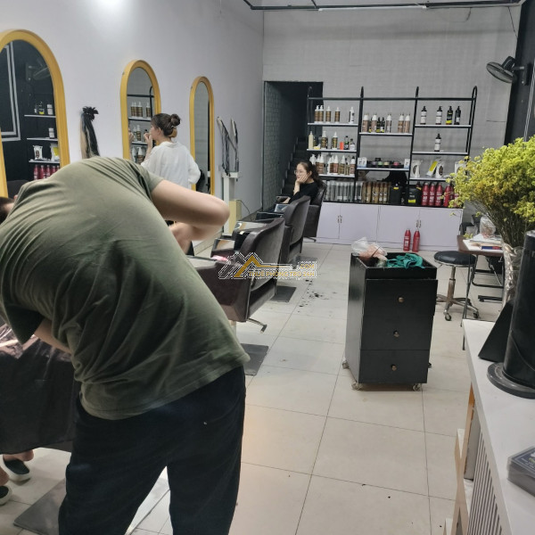 Cần sang nhượng lại quán tóc khu công nghiệp đồng vàng hoàng mai 3 việt yên bắc giang