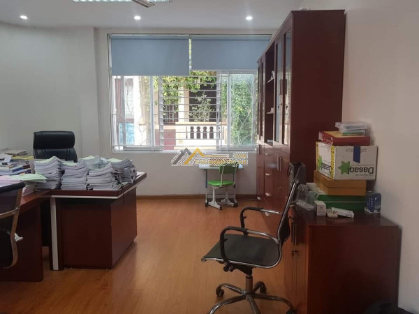 Cho thuê nhà đội nhân ba đình, 68m, ô tô đỗ cửa giá 17tr