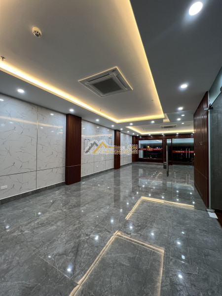Chính chủ cho thuê shophouse 8 tầng, 126m2 mặt đường văn phú, hà đông