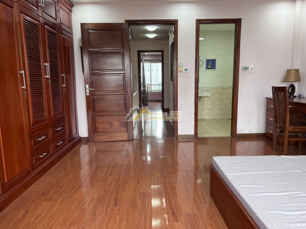 Chính chủ cho thuê nhà tại ngõ 264 ngọc thụy, long biên dt87m2x4.5 tầng giá 20 triệu/tháng