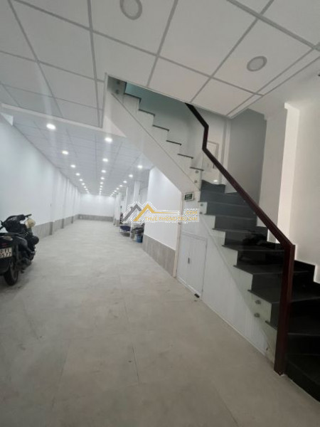 Nhà cho thuê nguyễn đình chính q.pn.7x18m.35tr