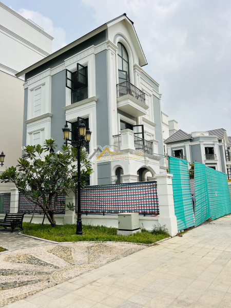 Cần cho thuê boutique villas giá cực rẻ tại vinhomes grand park q9