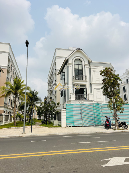 Cần cho thuê boutique villas giá cực rẻ tại vinhomes grand park q9