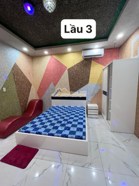 Cho thuê nhà mặt tiền khu tên lửa 13 pn 13wc thích hợp làm chdv spa, karaoke