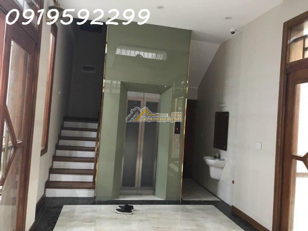 Cho thuê biệt thự lô góc phố đỗ quang, cầu giấy