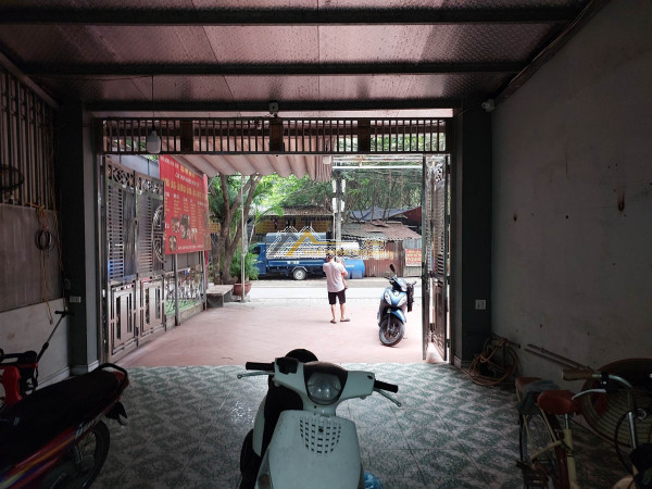 Cho thuê nhà mp, 3t, kd, 2n, đủ công năng, 13 tr, cổ nhuế, bắc từ liêm.