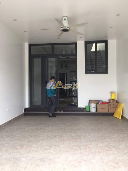 Cho thuê nhà mặt đường gần chợ lũng hoa hải an