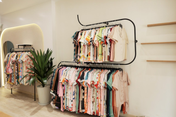 Chính chủ ! sang mặt bằng shop tại 441 cách mạng tháng 8, phường 13, quận 10 , tel : 0932178081
