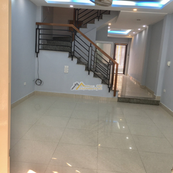 Cho thuê nhà nguyên căn quận 9, phường phú hữu, 7tr, 4pn, 3wc