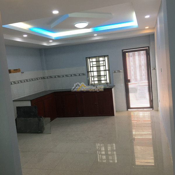 Cho thuê nhà nguyên căn quận 9, phường phú hữu, 7tr, 4pn, 3wc