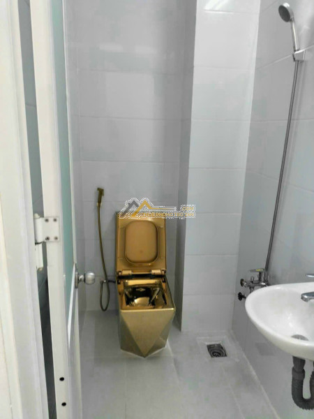 Cho thuê nguyên căn phạm văn chí p8 q6 40m 4 lầu 4 pn 4 máy lạnh chỉ 13 triệu