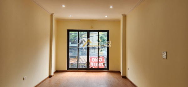 Nhà nguyên căn mặt phố thuỵ khuê 50m 4t. mt5m. kinh doanh tốt. 28 triệu