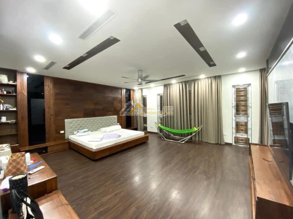 Cho thuê nhà #khương_trung tx, có #gara ngõ xe tải, 4 ngủ mênh mông 15tr/tháng