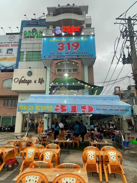 Cần sang gấp quán hải sản, mặt bằng rộng, ngay gốc đường ngã tư thành thái, lý thường kiệt, đông