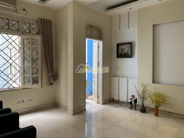Cho thuê nhà trung tâm đống đa,50m2, 5 tầng,giá thuê 25 triệu/tháng, kinh doanh phù