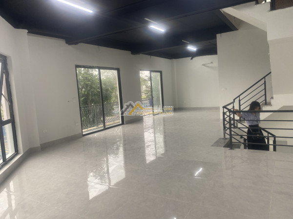Chính chủ cho thuê shop san hô mặt hồ tạo sóng tại vinhomes ocean park 2
