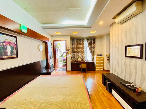Sếp nhờ bán nhà phố ngụy như kon tum, vị trí đẹp, gía 18xx tỷ