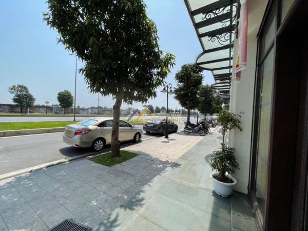 Chính chủ cho thuê shophouse sb23 hai mặt tiền vinhomes ocean park gia lâm, hà nội