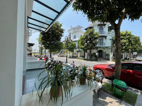 Chính chủ cho thuê shophouse sb23 hai mặt tiền vinhomes ocean park gia lâm, hà nội