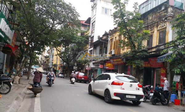 Cho thuê nhà mặt phố hàng cháo đống đa kinh doanh vô đối dt 150m 4 tầng mặt tiền 5m giá 65 tr/tháng