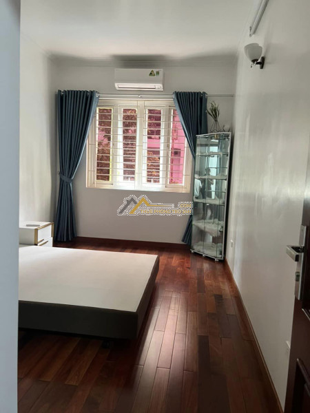Cho thuê bt phố đội cấn ,110m2 x 4 tầng, giá 30tr