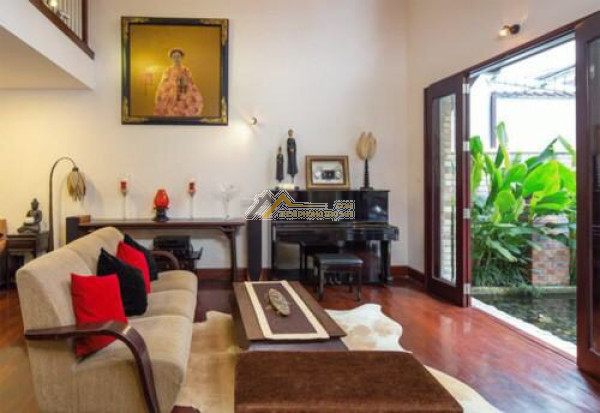Cho thuê nhà nguyên căn mặt tiền sư vạn hạnh diện tích 7x20 giá 40 triệu còn thương lượng