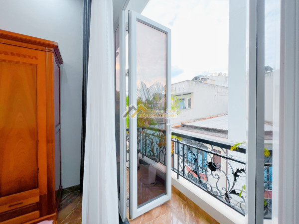 Cho thuê nhà nguyên căn mặt tiền sư vạn hạnh diện tích 7x20 giá 40 triệu còn thương lượng
