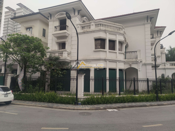 Chính chủ cho thuê biệt thự lô góc mặt tiền 20m2 dt 240m2 đã hoàn thiện mặt ngoài thích hợp làm vp