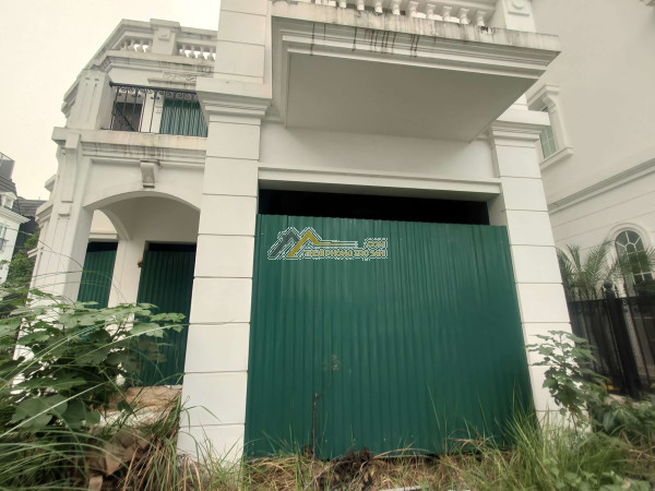 Chính chủ cho thuê biệt thự lô góc mặt tiền 20m2 dt 240m2 đã hoàn thiện mặt ngoài thích hợp làm vp