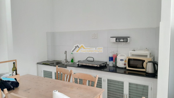 Cho thuê nnc full nội thất hẻm 801 phạm thế hiển p4q8. giá 8tr/ tháng