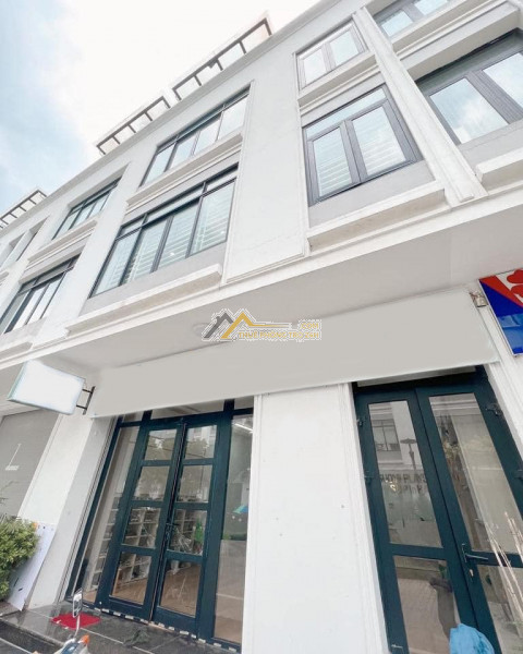 Cho thuê nhà tại ngõ 44 phố Hào nam, Đống đa, Hà nội.